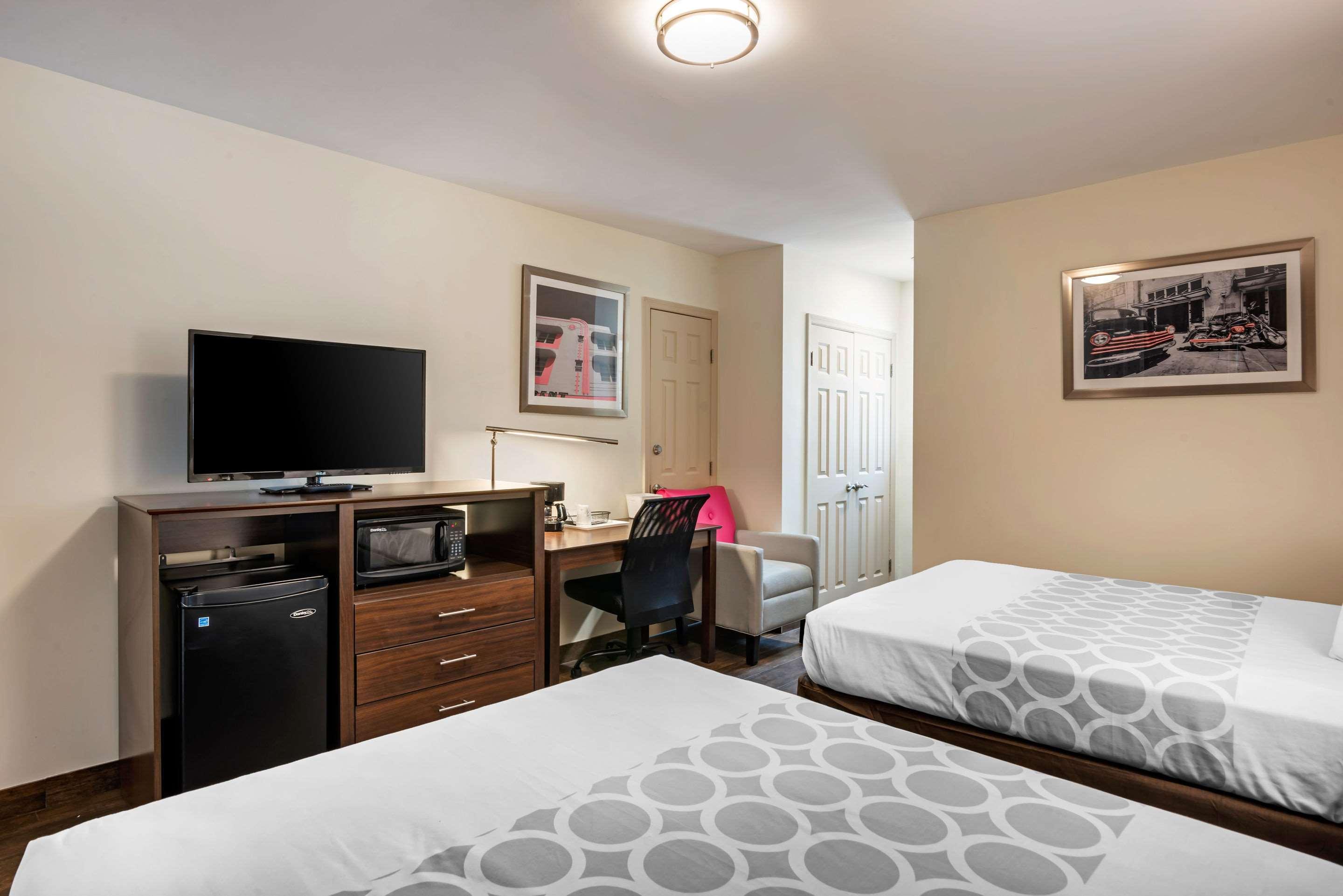 Downtown Hollywood Gardens Inn & Suites Eksteriør billede