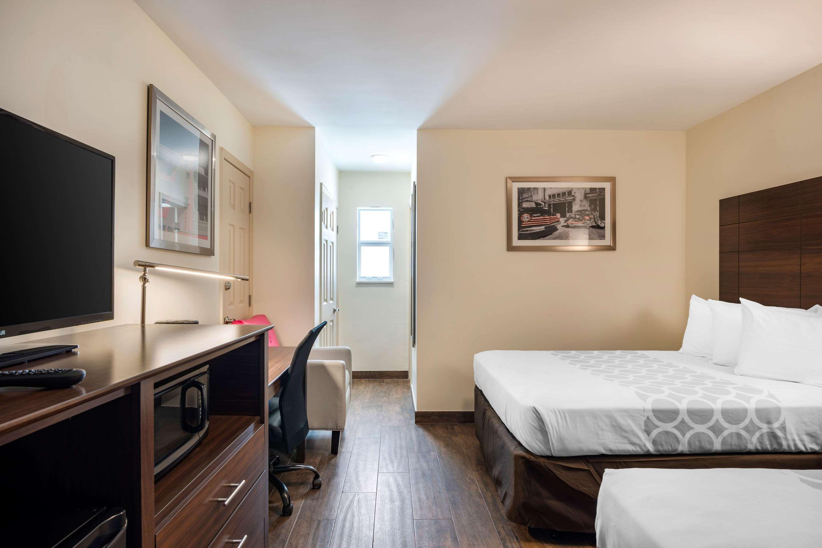 Downtown Hollywood Gardens Inn & Suites Eksteriør billede
