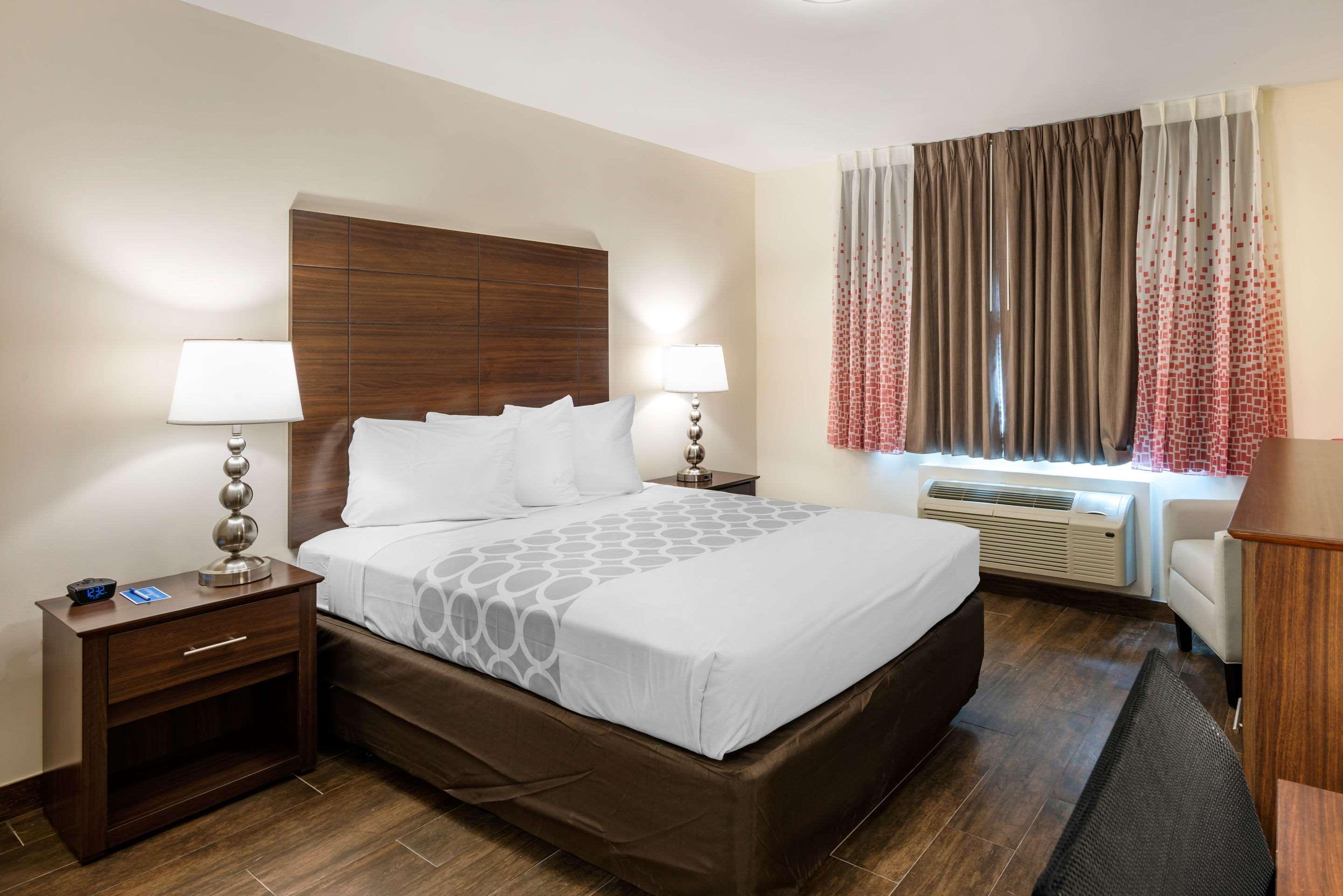Downtown Hollywood Gardens Inn & Suites Eksteriør billede