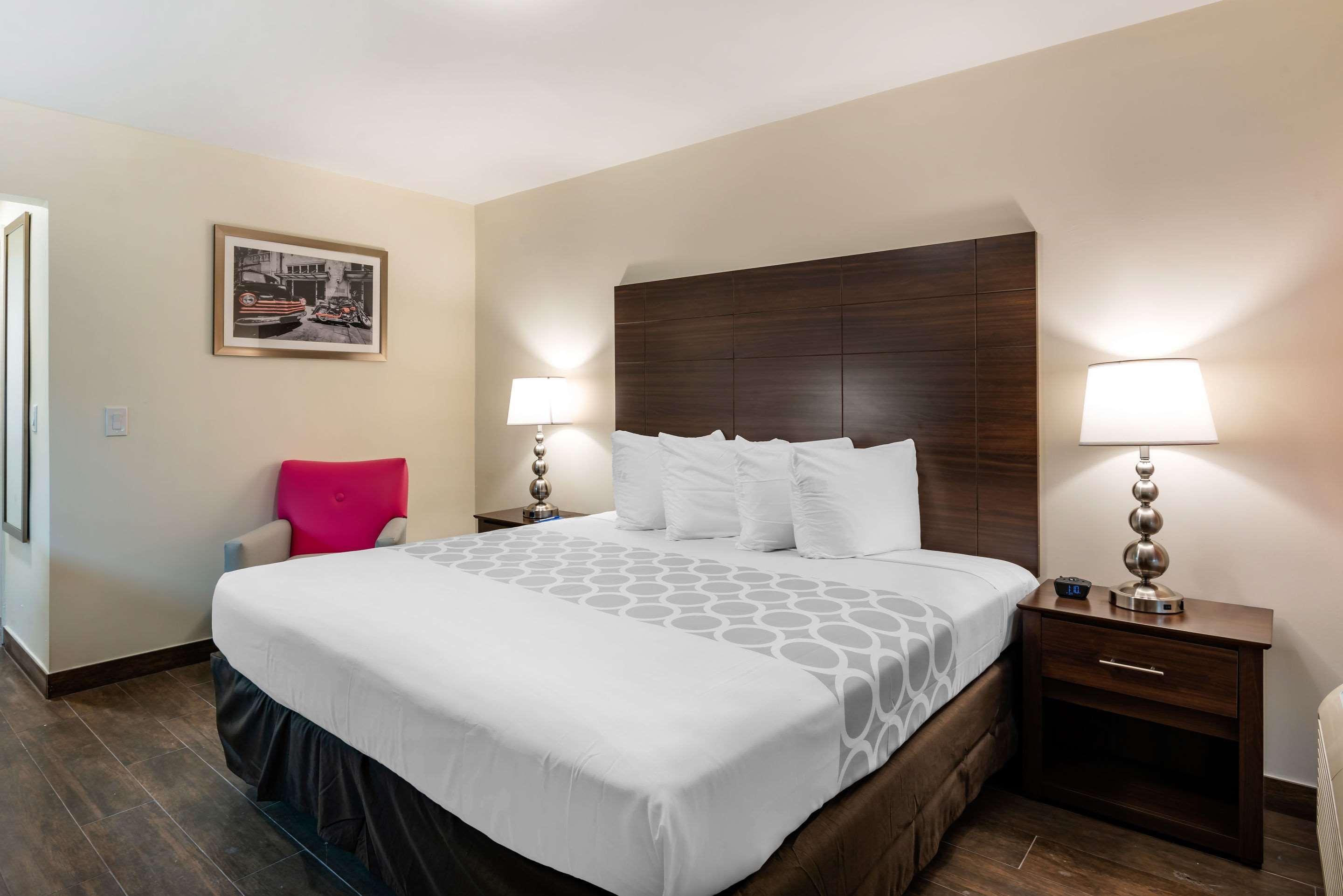 Downtown Hollywood Gardens Inn & Suites Eksteriør billede