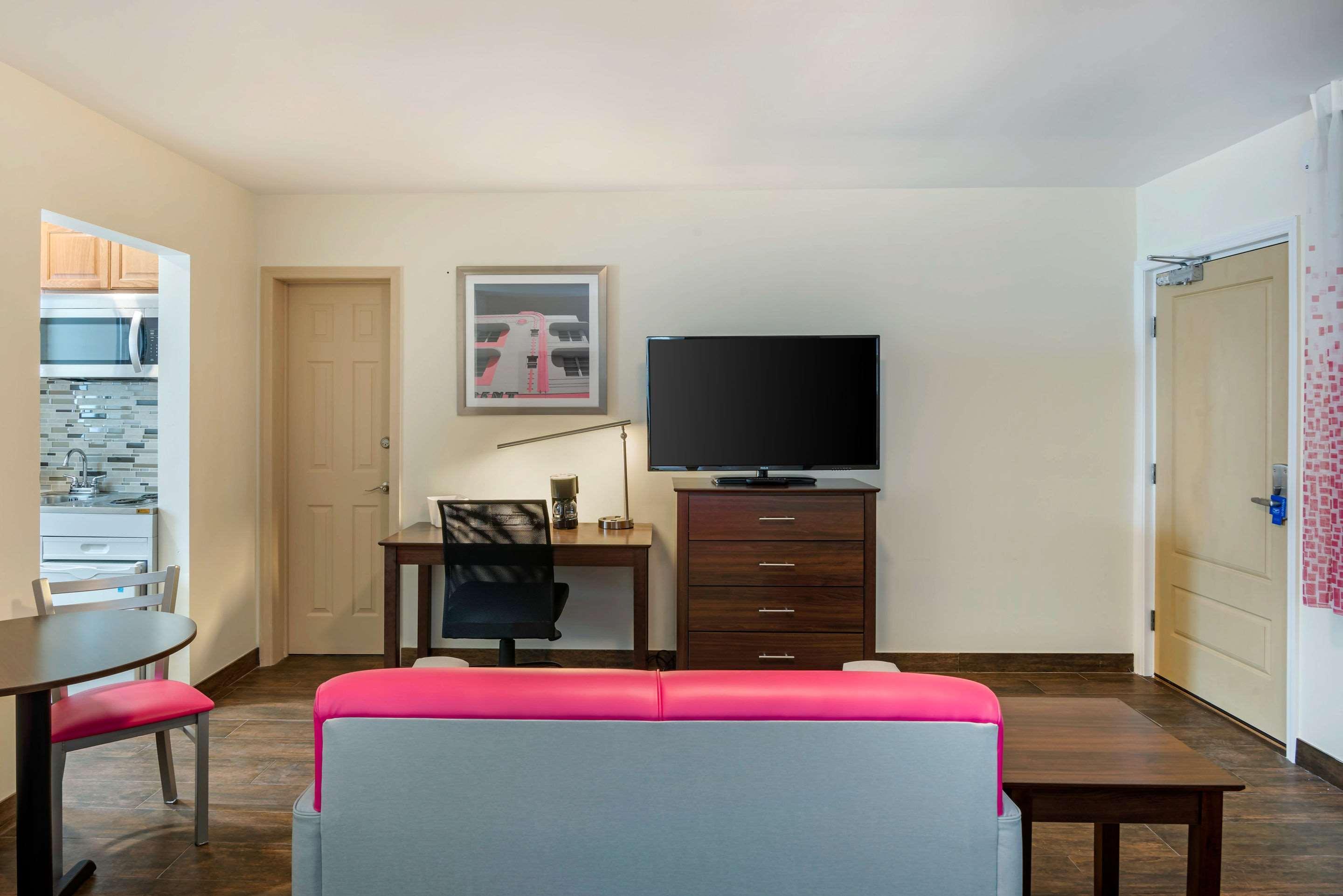 Downtown Hollywood Gardens Inn & Suites Eksteriør billede