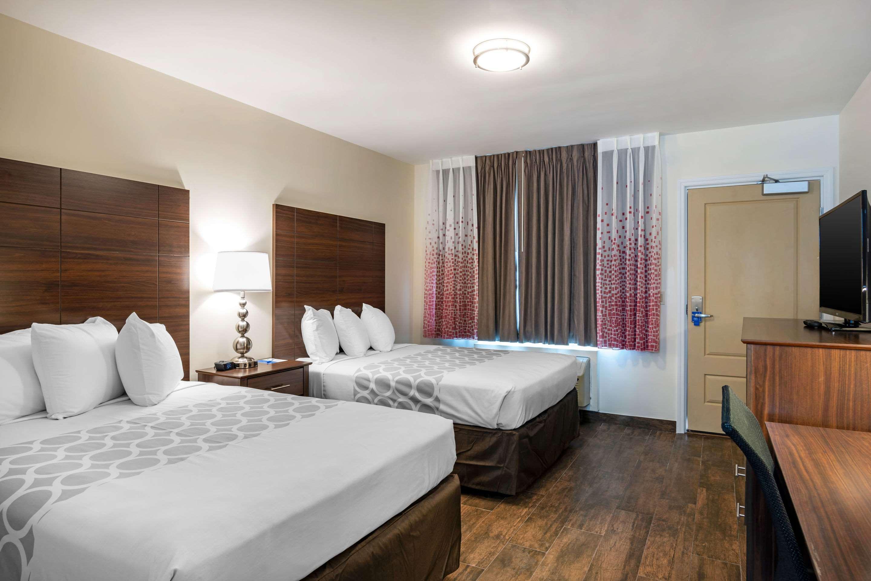 Downtown Hollywood Gardens Inn & Suites Eksteriør billede